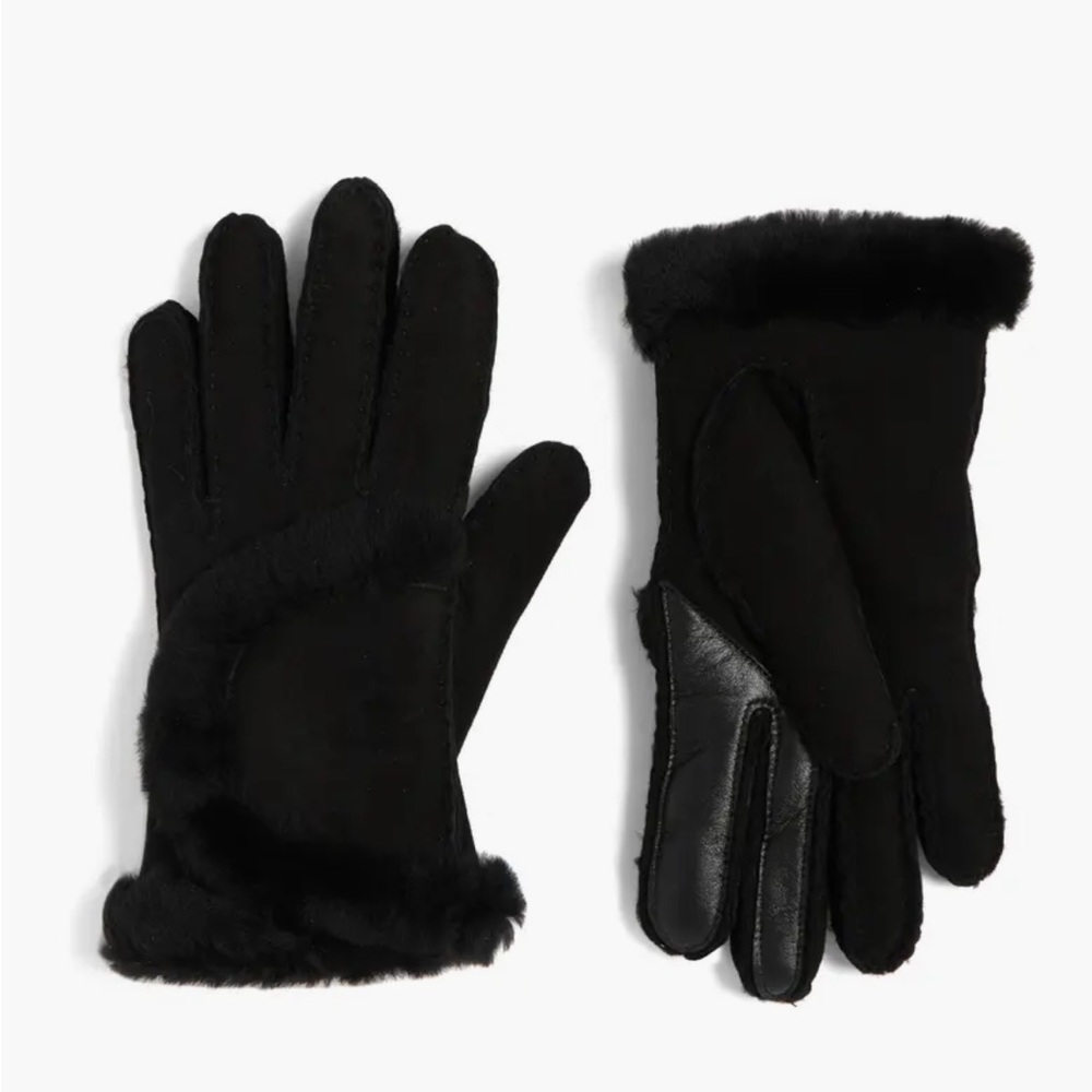 Ugg Genuine Shearling Exposed
Curve Seam Gloves size S new 
$165.00